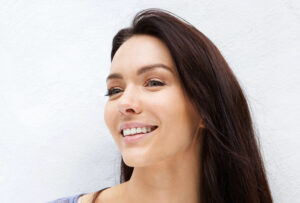 Read more about the article Aventura Dentist Addresses The Question: Why Did My Teeth Change Color?